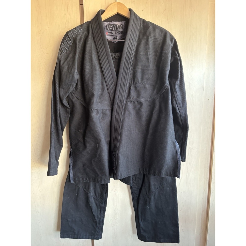 Venum Contender Gi Top and Bottom Set Size A2 Black Brazilian Jiu Jitsu EUC